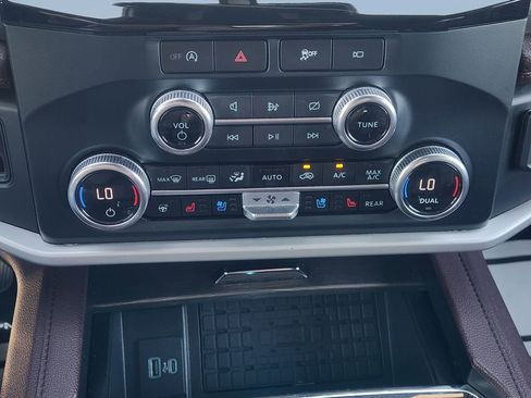 Used 2023 Ford Expedition Max Limited image 19