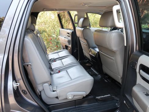 Used 2017 Toyota Sequoia Limited w/ Safety & Convenience Package AWD/4WD image 25