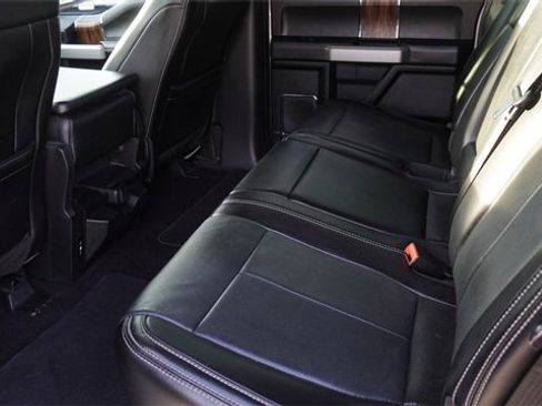 Used 2019 Ford F150 Lariat image 13