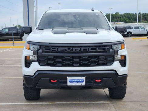 Used 2024 Chevrolet Silverado 1500 Custom Trail Boss w/ LPO, Dark Essentials Package AWD/4WD image 2