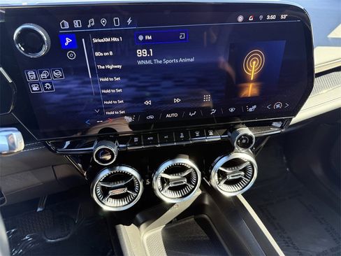 Used 2024 Chevrolet Blazer EV LT image 16