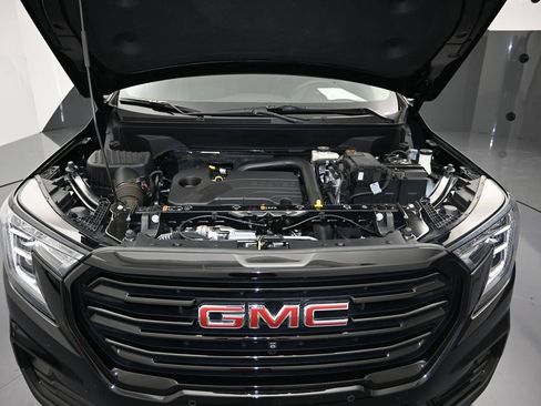 Used 2023 GMC Terrain SLT w/ Tech Package FWD image 28