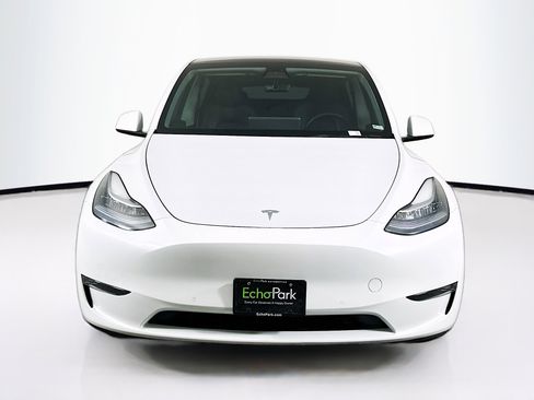 Used 2021 Tesla Model Y Long Range image 2