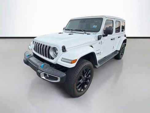 Used 2024 Jeep Wrangler Unlimited Sahara AWD/4WD image 5