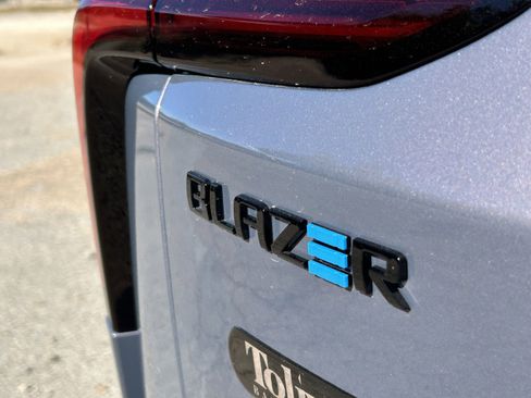 New 2026 Chevrolet Blazer EV LT w/ Super Cruise Package FWD image 10