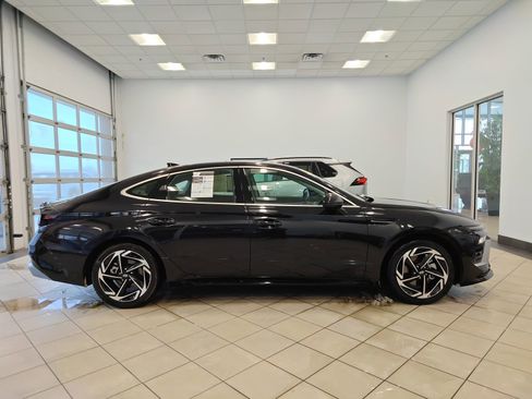 Used 2024 Hyundai Sonata SEL w/ Convenience Package image 2