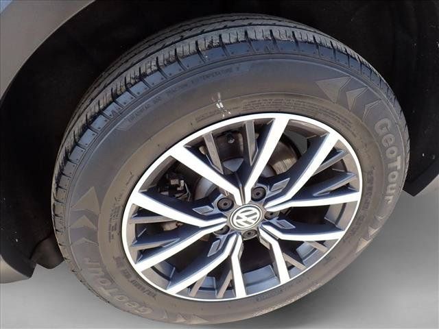 Used 2019 Volkswagen Tiguan SE w/ Panoramic Sunroof Package AWD/4WD image 7