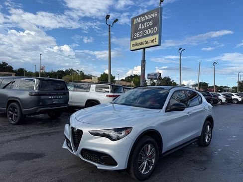 Used 2024 Alfa Romeo Stelvio Sprint RWD image 1