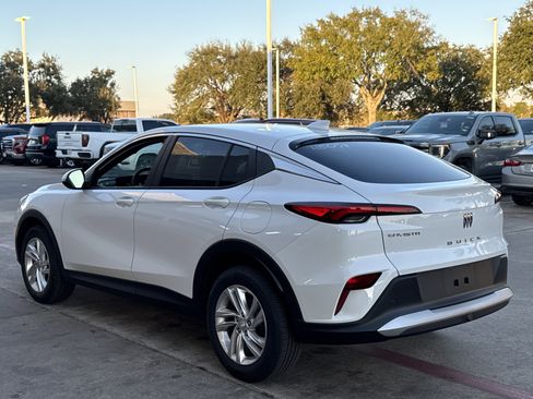 Used 2025 Buick Envista Preferred image 9