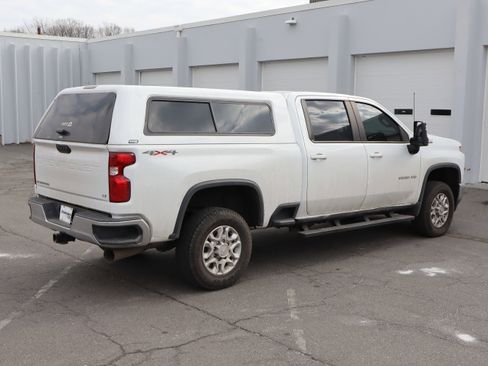 Used 2021 Chevrolet Silverado 2500 LT w/ Z71 Off-Road Package image 10