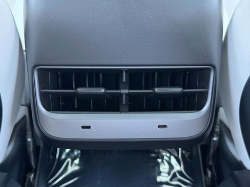 Used 2022 Tesla Model 3 image 35