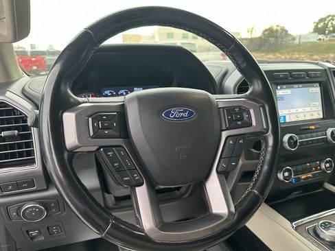 Used 2019 Ford Expedition Platinum image 25