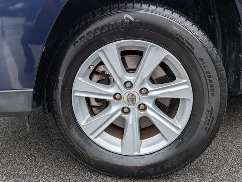 Used 2012 Toyota Highlander SE w/ Tow Pkg FWD image 5