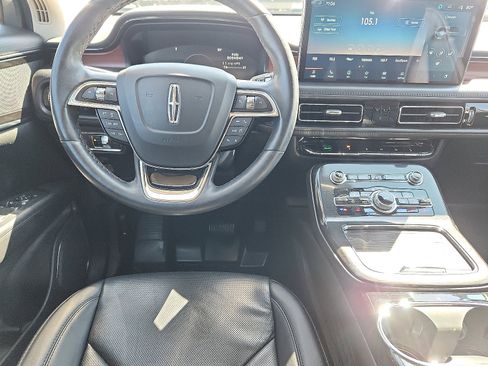 Used 2022 Lincoln Nautilus Reserve image 10