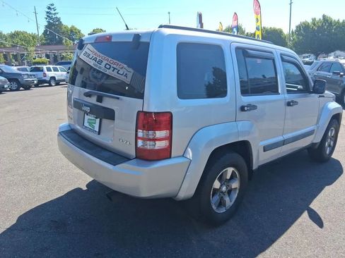 Used 2008 Jeep Liberty Sport AWD/4WD image 5