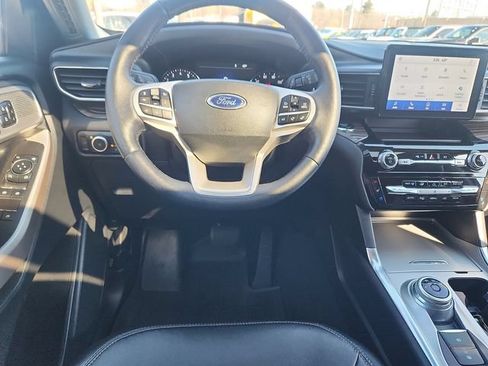 Used 2023 Ford Explorer Limited w/ Equipment Group 301A AWD/4WD image 10