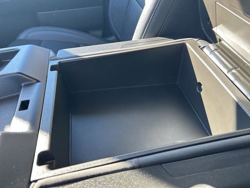 Used 2025 GMC Sierra 1500 SLT image 32