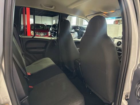 Used 2003 Jeep Liberty Sport image 33