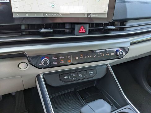 New 2026 Kia Carnival SX Prestige image 24