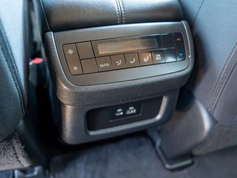 Used 2025 Nissan Pathfinder SV AWD/4WD image 15