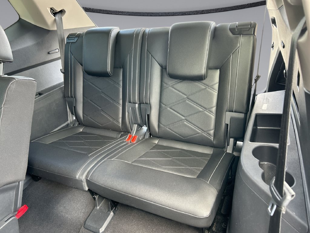 Used 2025 Volkswagen Atlas SE FWD image 30