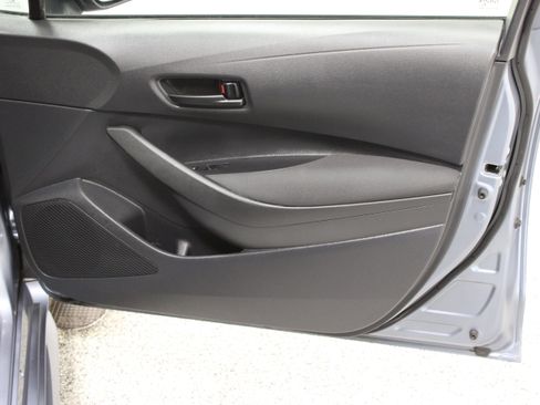 Used 2026 Toyota Corolla LE FWD image 31