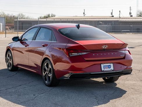 Used 2023 Hyundai Elantra Limited image 5