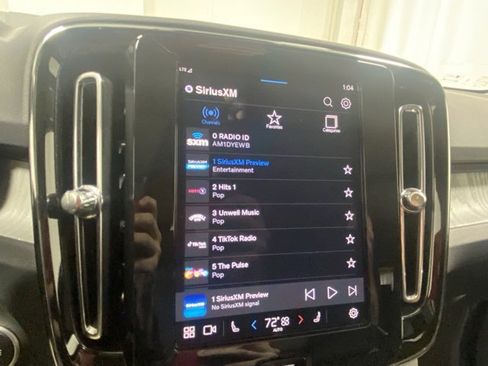 Certified 2025 Volvo XC40 B5 Plus image 20