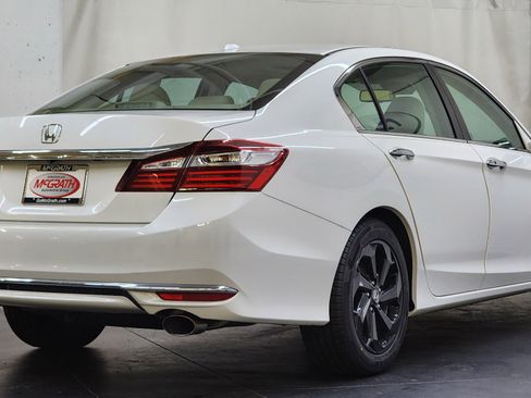 Used 2017 Honda Accord EX-L image 5