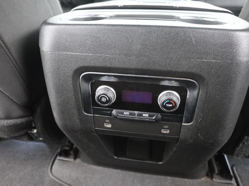 Used 2023 Chevrolet Suburban LS RWD image 12
