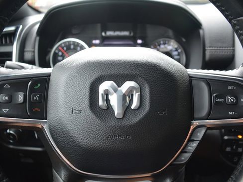 Used 2024 RAM 1500 Laramie AWD/4WD image 12