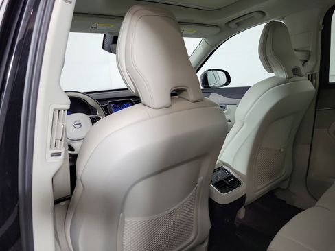 Certified 2023 Volvo XC90 B6 Plus w/ Protection Package Premier AWD/4WD image 16
