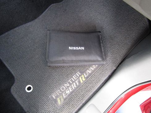 Used 2018 Nissan Frontier SV image 27