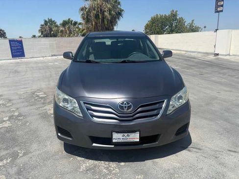 Used 2011 Toyota Camry LE FWD image 25