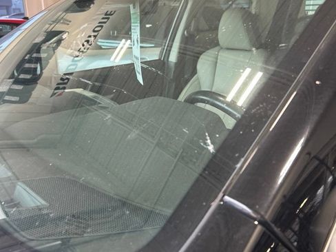 Used 2023 Subaru Ascent Limited w/ Technology Package AWD/4WD image 12