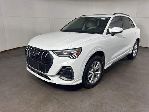 Used 2021 Audi Q3 2.0T Premium Plus w/ Premium Plus Package image 2