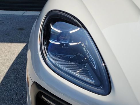 New 2026 Porsche Macan S image 15