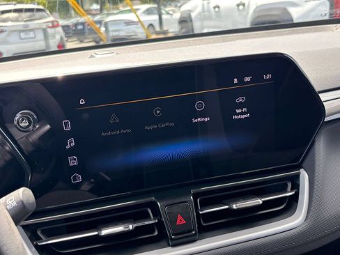 Used 2025 Chevrolet TrailBlazer LT FWD image 16