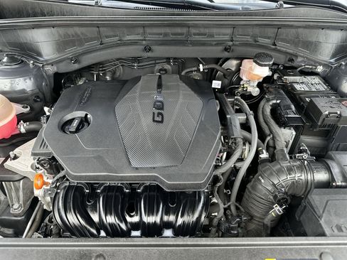 Used 2023 Kia Sorento LX image 17