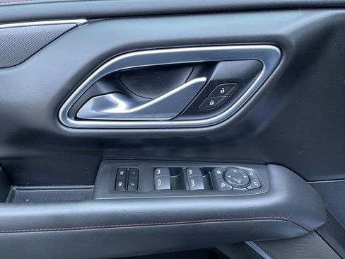 Used 2021 Chevrolet Suburban RST w/ Luxury Package image 24