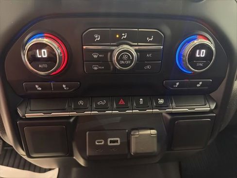 Certified 2021 Chevrolet Silverado 1500 LT AWD/4WD image 19