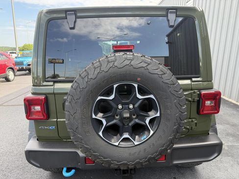 Used 2023 Jeep Wrangler Unlimited Rubicon 4xe w/ Cold Weather Group AWD/4WD image 15