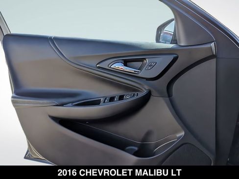 Used 2016 Chevrolet Malibu LT w/ Leather Package FWD image 21