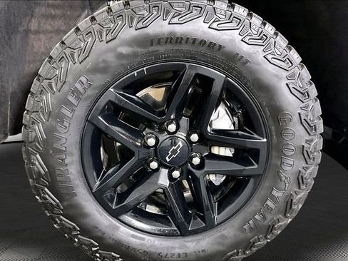Used 2024 Chevrolet Silverado 1500 LT Trail Boss w/ LPO, Dark Essentials Package AWD/4WD image 31