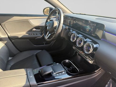 Used 2022 Mercedes-Benz A 220 4MATIC image 34