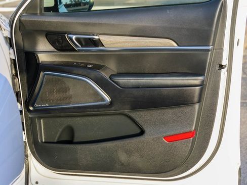 Used 2022 Kia Telluride SX w/ SX Prestige Package image 19