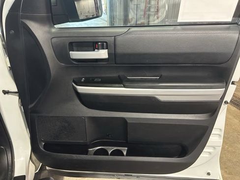 Used 2021 Toyota Tundra 4x4 CrewMax image 22