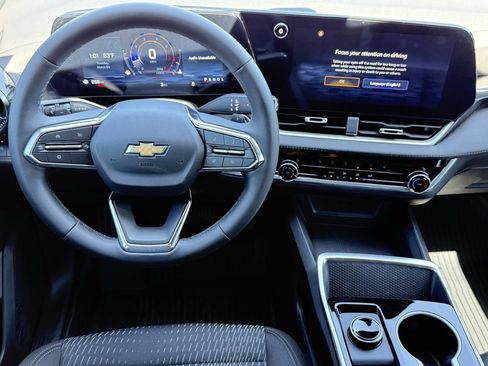 New 2026 Chevrolet Equinox LT FWD image 11
