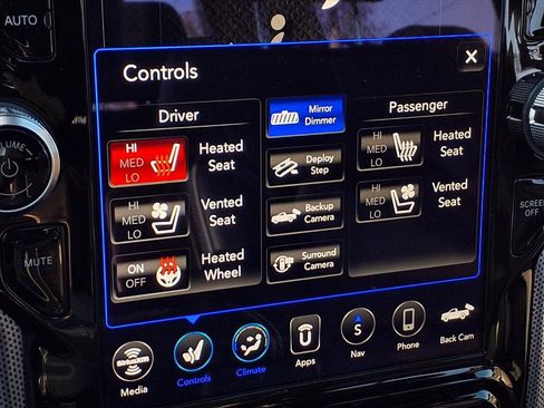 Used 2019 RAM 1500 Limited image 10