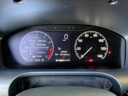 Used 2025 Honda HR-V Sport image 13